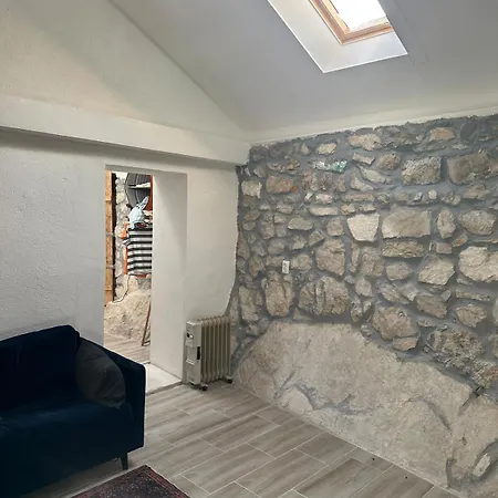 Stone House With Pool Villa *