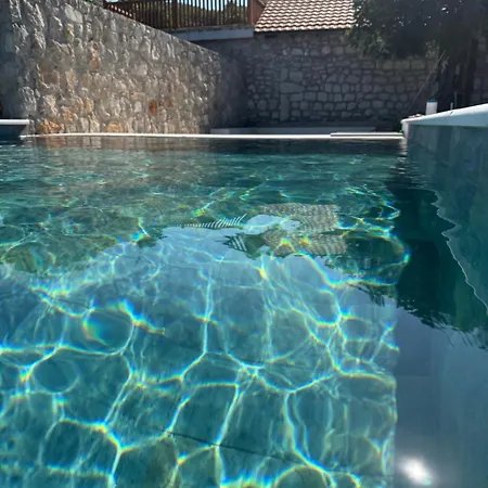 Stone House With Pool Willa