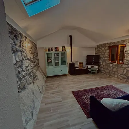 Stone House With Pool Villa *